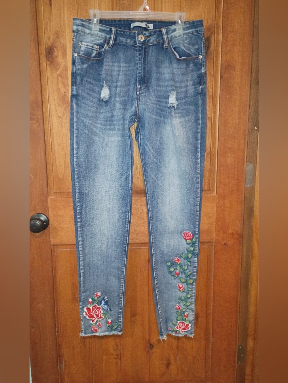 Blue Topic Embroidered Rose Ankle Jeans